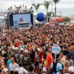 7bqji0Dr-Micareta-de-Feira-2025-Leo-Santana-Beatriz-Rosado-acorda-cidade9