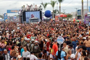 7bqji0Dr-Micareta-de-Feira-2025-Leo-Santana-Beatriz-Rosado-acorda-cidade9