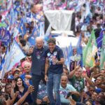 ACM-Neto-durante-caminhada-em-Feira-de-Santana-ao-lado-de-Jose-Ronaldo-Foto-Reproducao