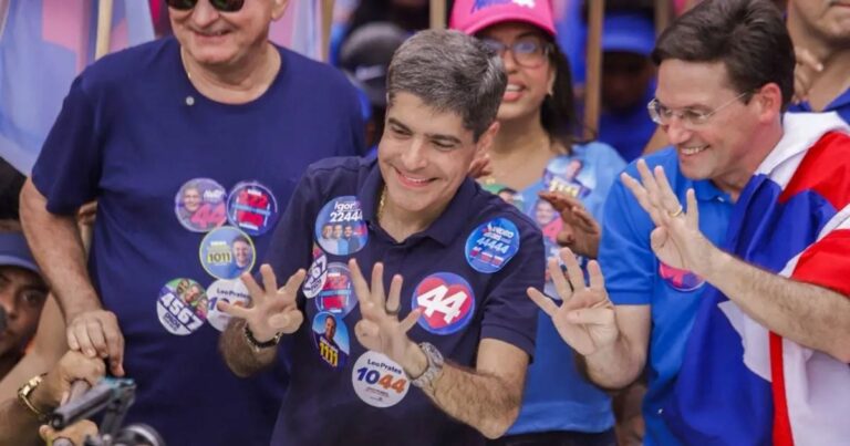 ACM-Neto-em-campanha-Foto-Divulgacao