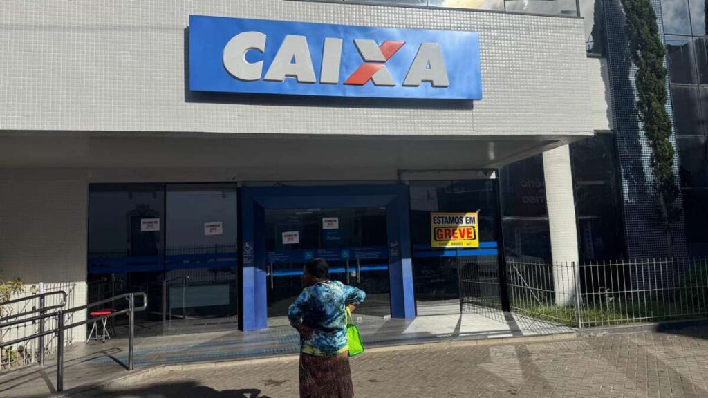 Caixa-em-greve_-foto-PJ-2