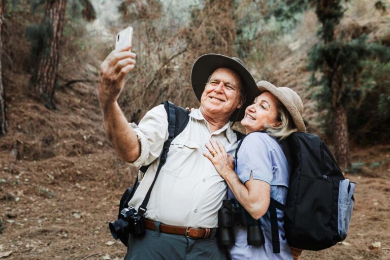 Casal-de-idosos-em-viagem-Foto-Divulgacao-