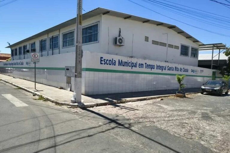 Escola-Municipal-de-Tempo-Integral-Santa-Rita-de-Cassia