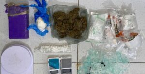 Homem-tenta-se-desfazer-de-mochila-mas-e-preso-com-drogas-em-Conceicao-do-Jacuipe-Foto-Ascom-66a-CIPM