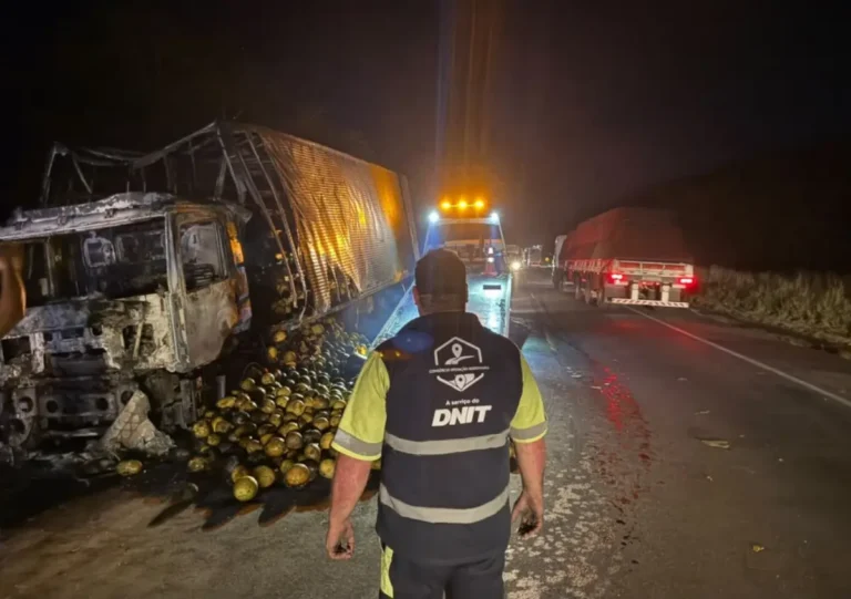 Incendio-com-caminhao