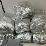 PM-prende-dois-homens-com-13-pacotes-de-maconha-e-10-de-cocaina-em-Feira-de-Santana-foto-divulgacao-