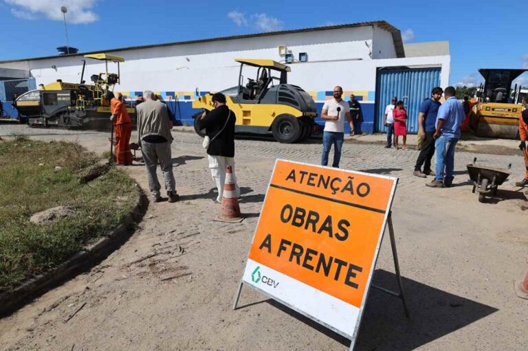 Pavimentacao-asfaltica-chega-a-Rua-Santa-Teresinha-uma-das-maiores-do-Aviario