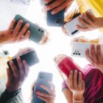 Pessoas-usando-celular-Foto-Divulgacao