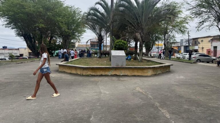 Prefeitura-autoriza-reforma-da-Praca-Dois-de-Julho-no-centro-de-Feira-de-Santana-foto-paulo-Jose-Acorad-Cidade-7