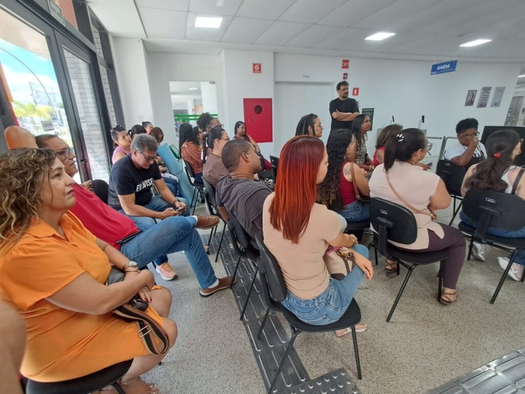 Professores-reclamam-de-cortes-no-salario-do-mes-de-setembro-Prefeitura-de-Feira-afirma-que-foi-um-erro-Foto-Ney-Silva-Acorda-Cidade-3