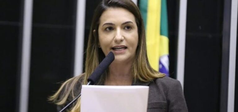 Roberta-Roma-Foto-Kayo-Magalhaes-Camara-dos-Deputados-1-1