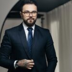 Um-advogado-identificado-como-Lucas-Ribeiro