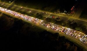 expofeira-Avenida-Noide-Cerqueira-em-Feira-de-Santana-Expofeira-2026-transito-engarrafamento-congestionamento-Foto-reporducao-redes-sociais-