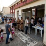 manual-do-eleitor-fila-entrada-fachada-colegio-secao-zona-eleitoral-eleicoes-2026-foto-gerado-com-auxilio-d-eIA