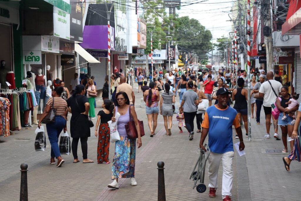 movimento-do-comercio-rua-centro-de-Feira-de-Santana-foto-Jefferson-Araujo-Acorda-Cidade-1-1