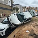 Carro-vai-parar-em-cima-de-veiculos-estacionados-apos-motorista-perder-controle-da-direcao-Foto-Mariana-Barreto-TV-Bahia