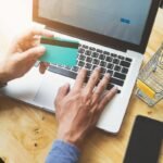 Compras-on-line-e-commerces-Foto-Reproducao-Magnific-ijeab