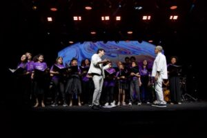Coral-formado-por-ex-pacientes-do-Martagao-Gesteira-celebra-tres-anos-em-show-com-participacao-de-Geronimo-e-Marcia-Freire-Foto-Divulgacao