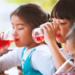 Criancas-bebendo-suco-Foto-iStock-211026