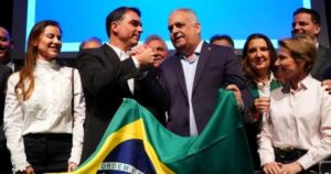 Flavio-Bolsonaro-e-vice-Alfredo-Gaspar