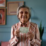 Idosa-com-titulo-de-eleitor-Foto-Tania-Rego-Agencia-Brasil