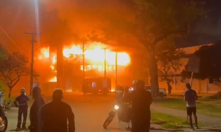 Incendio-em-predio-da-UFPE-Foto-STV-da-Silva-X