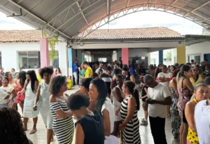 Local-de-votacao-ft-Jaqueline-Ferreira-acorda-cidade