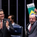 Lula-em-promulgacao-da-PEC-do-fim-da-escala-6x1-Foto-Lula-Marques-Agencia-Brasil