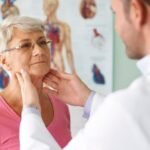 Mulher-idosa-recebendo-atendimento-medico-Foto-Divulgacao