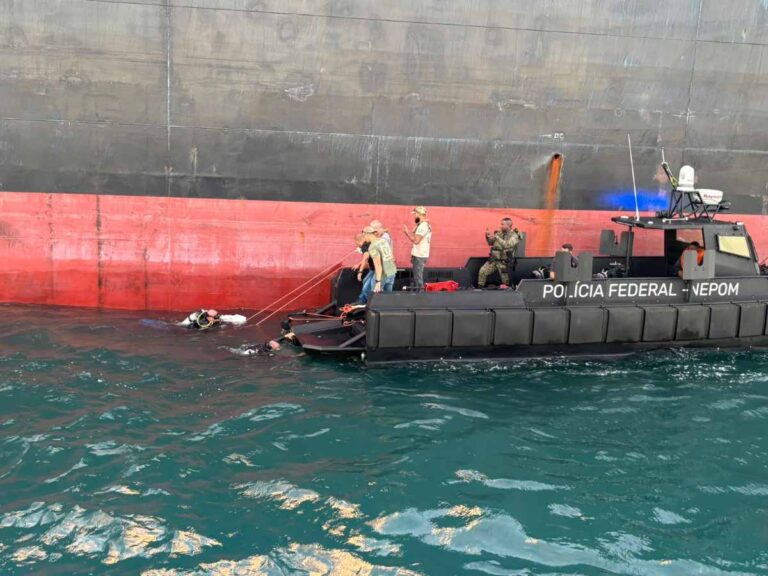 PF-localiza-drogas-em-navio-atracado-em-Salvador