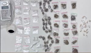 PM-apreende-maconha-cocaina-e-crack-em-Feira-de-Santana-foto-Divulgacao-
