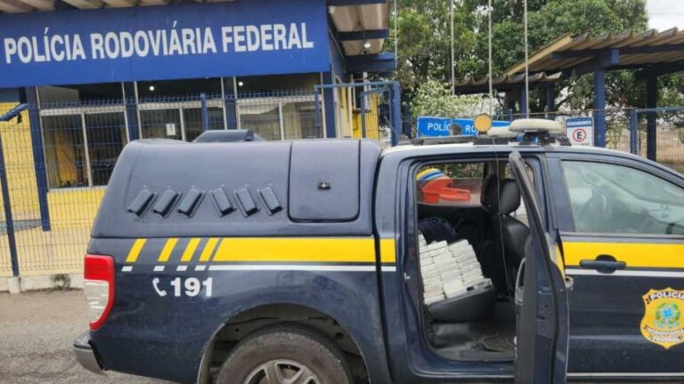 PRF-apreende-50-kg-de-cocaina-em-carro-apos-acidente-na-BR-116-Foto-PRF-161026