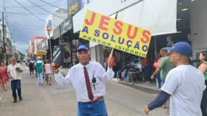 Pastor-Isidorio-faz-caminhada-em-Feira-de-Santana-Ney-Silva-acorda-cidade-3