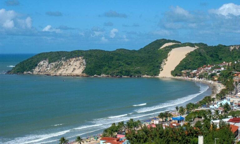 Ponta-Negra-beach-and-Morro-do-Careca-Natal-Rio-Grande-do-Norte-on-November-11-2003_resultado-1024x614-1