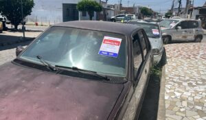 SMT-realiza-operacao-contra-veiculos-abandonados-em-diversos-bairros-de-Feira-de-Santana-foto-divulgacao-2