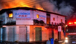 chamas-incendio-alagoihas-foto-Foto-Rodrigo-Rattes-Alagonews-