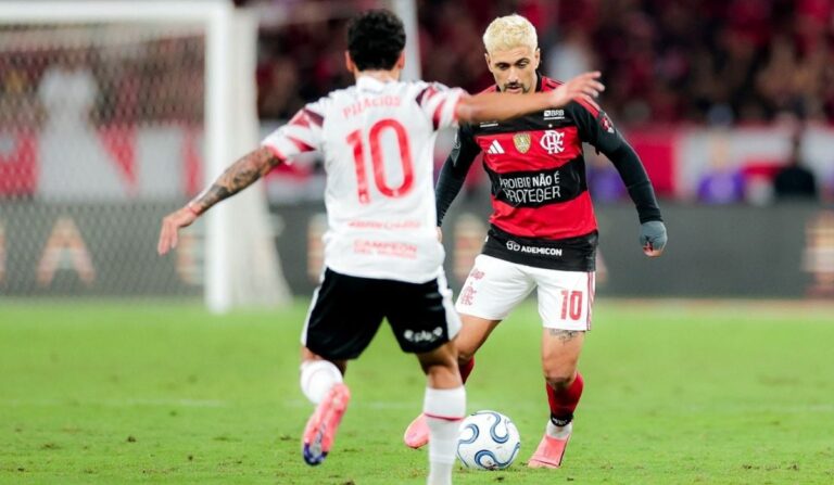 jogador-do-flamengo-Flamengo-empata-com-Estudiantes-cai-nos-penaltis-e-da-adeus-a-Libertadores-foto-reproducao-