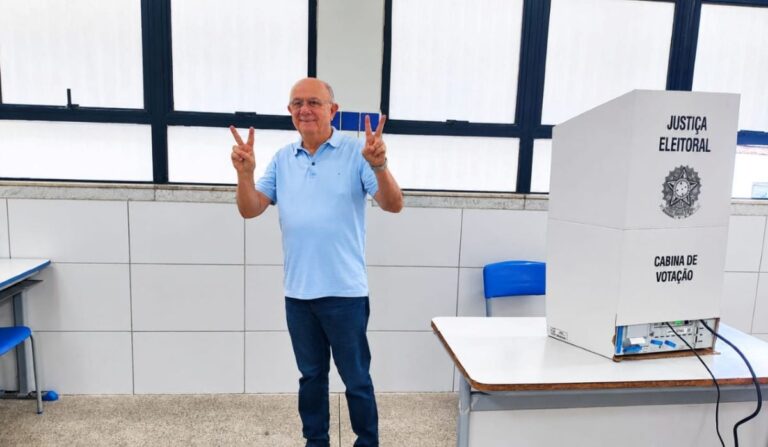 prefeito-de-Feira-de-Santana-Jose-ronaldo-de-Carvalho-Eleicoes-urna-voto-foto-Ed-Santos-Acorda-Cidade