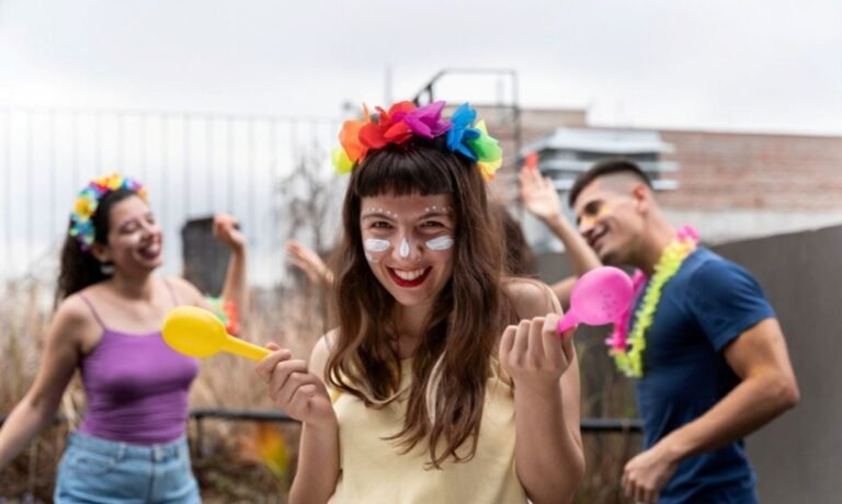 sorriso-alegria-mulher-carnaval-festa-cuidado-com-a-pela-foto-divulgacao-